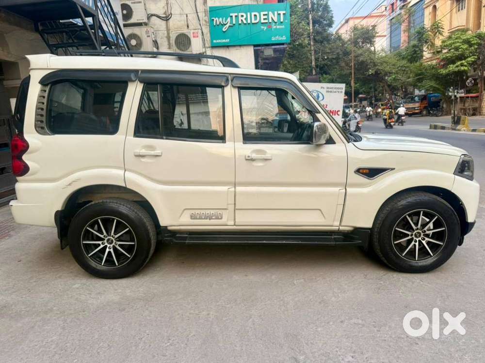 Mahindra Scorpio S6 Plus 2016