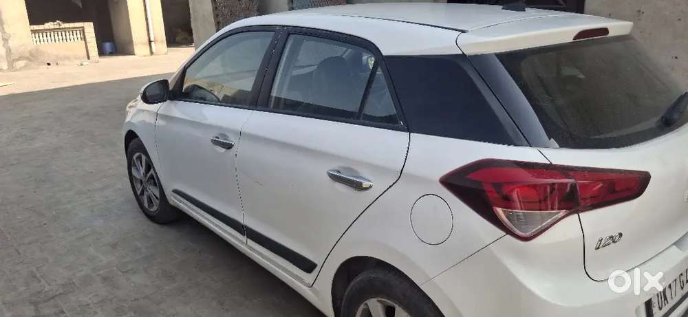 Hyundai I20 December2017 Reg. Diesal  Push Button Start