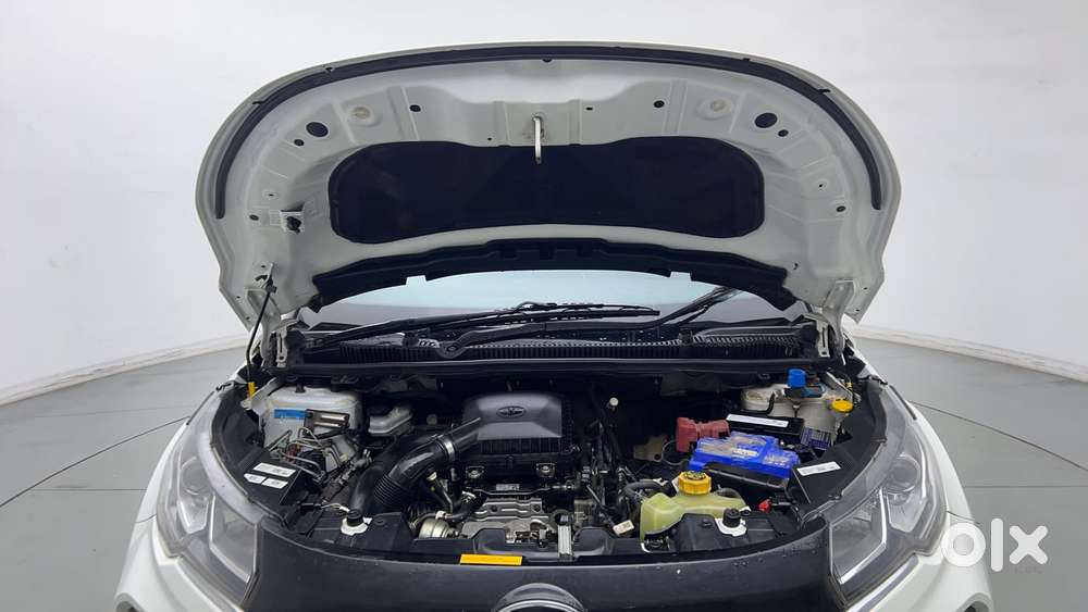 Tata Nexon 1.2 Revotron Xm (s), 2023, Cng & Hybrids