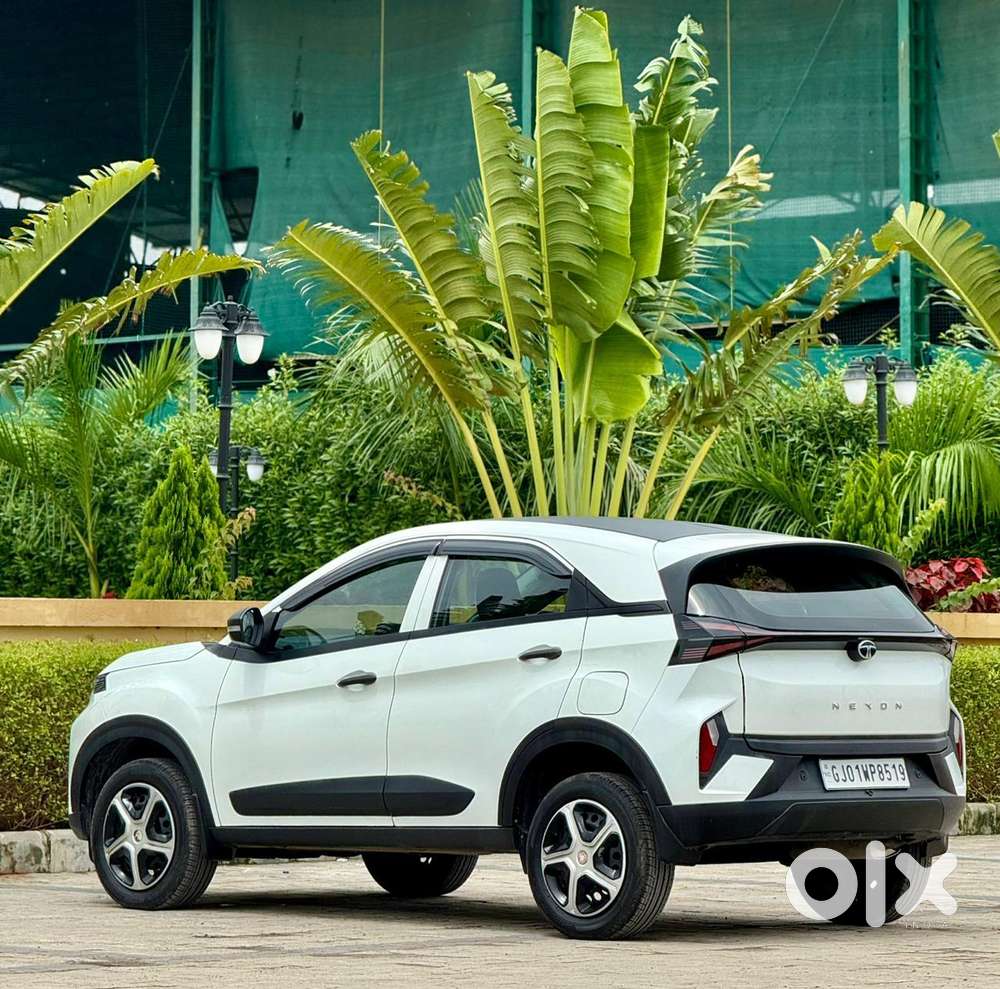 Tata Nexon Smart Plus1.2 Revotron Petrol 5 Mt, 2024, Petrol