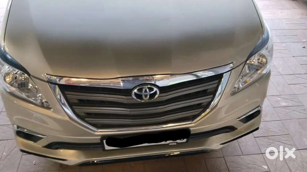 Toyota Innova Diesel 2.5 2015