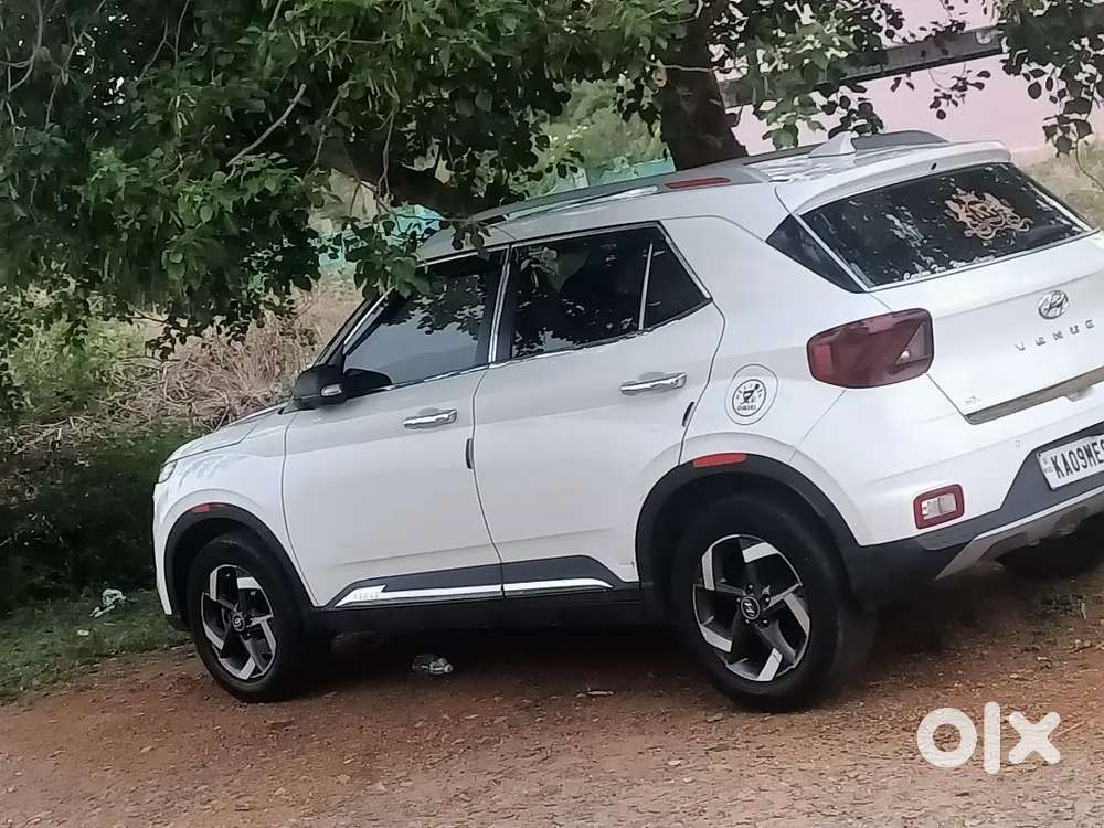 Hyundai Venue 2020 Diesel Well Maintained