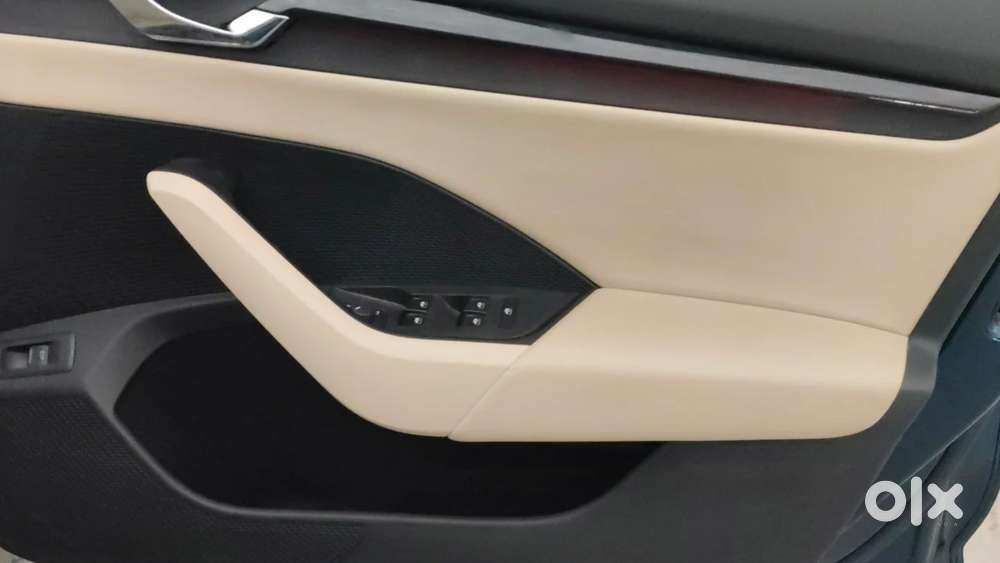 Skoda Octavia 2.0 L K Tsi At, 2023, Petrol