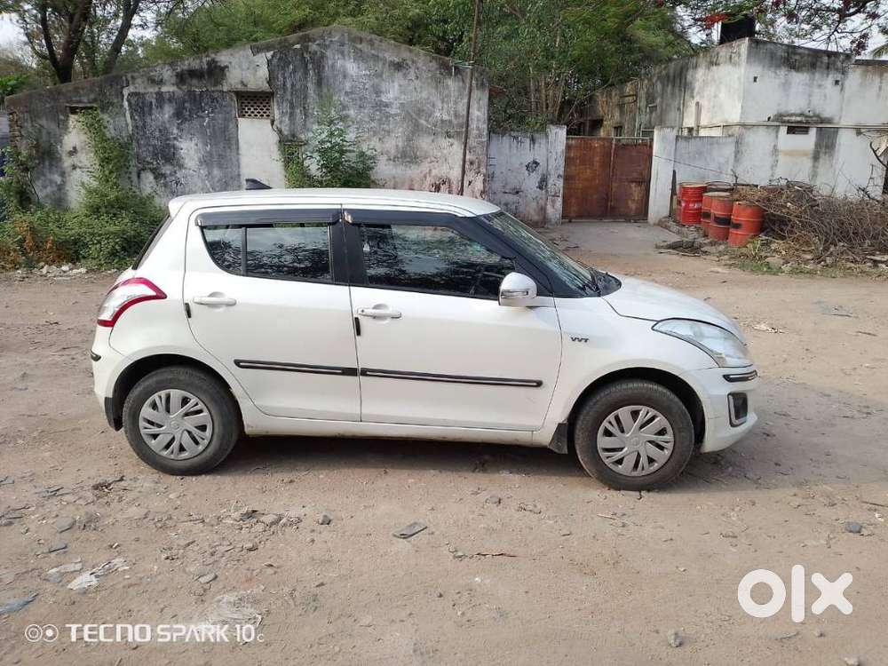 Maruti Suzuki Swift Vxi With Abs, 2015, Petrol