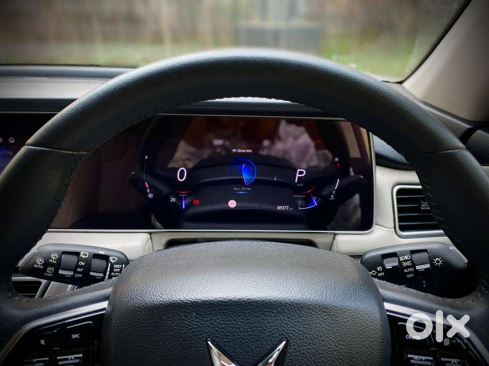 Mahindra Xuv700 2.2 Ax 7 Diesel At Luxury Pack Str, 2022, Diesel