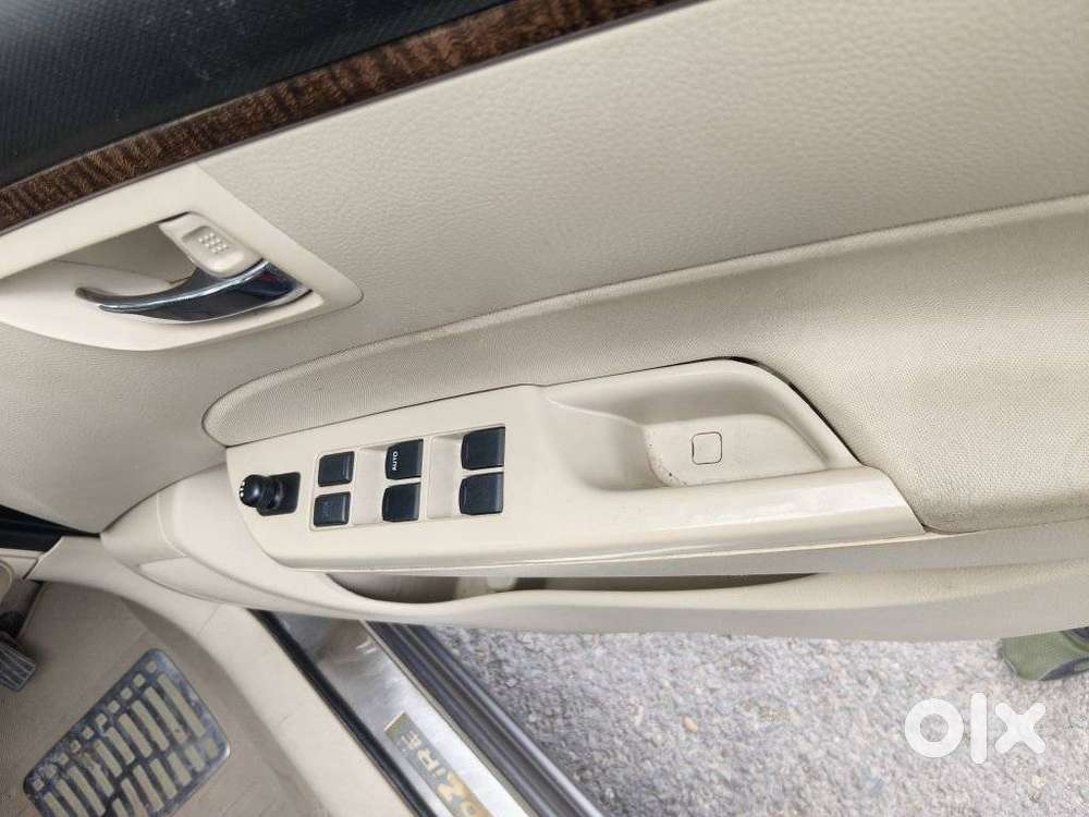 Maruti Suzuki Swift Dzire Vxi(o) Mt, 2014, Petrol