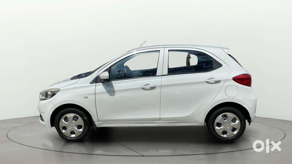 Tata Tiago 1.2 Revotron Xta, 2017, Petrol
