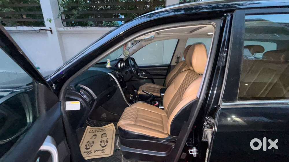 Advocate Car Mahindra Xuv500 7 Seator