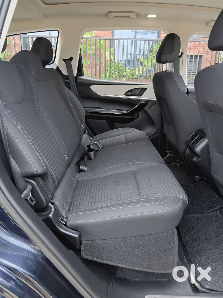 Mahindra Xuv700 2.2 Ax 5 Diesel At Str, 2023, Diesel