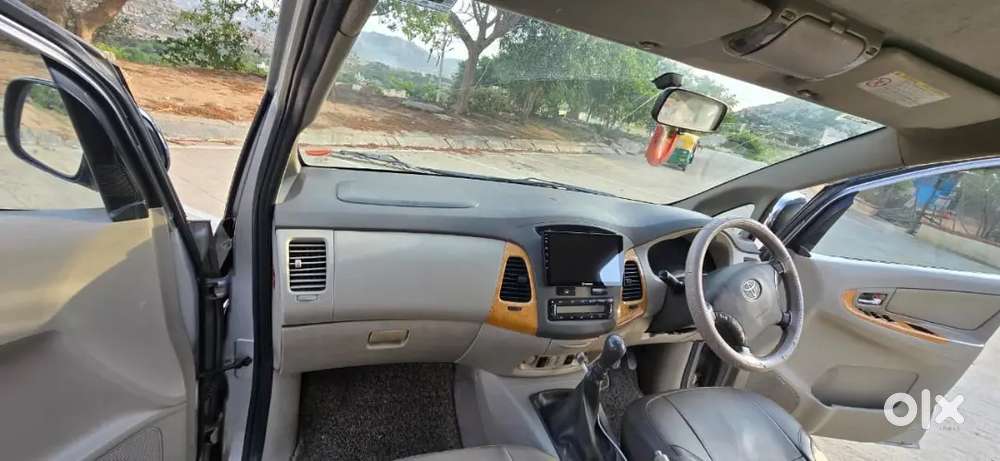 Toyota Innova 2.5 V 2011