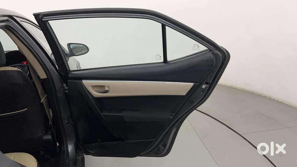 Toyota Corolla Altis 2013-2017 G At, 2015, Petrol