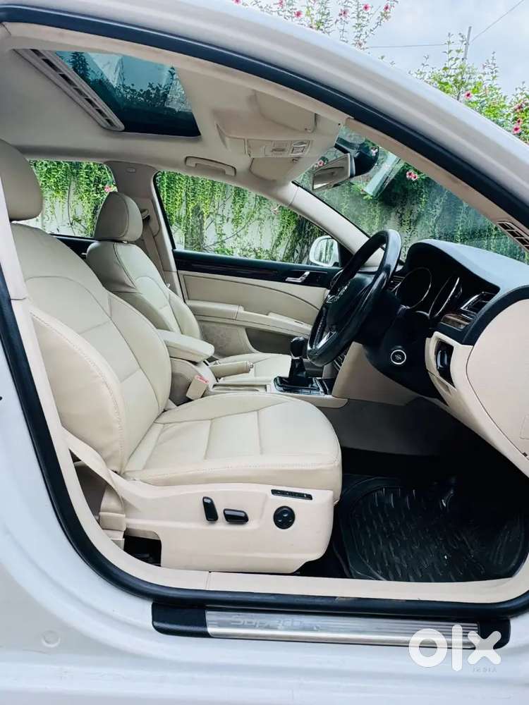 Skoda Superb 2015 Petrol 81000 Km Driven
