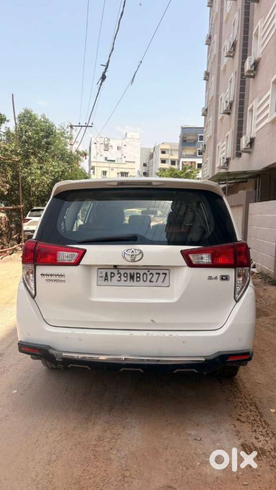 Toyota Innova Crysta 2.4 G Mt, 2022