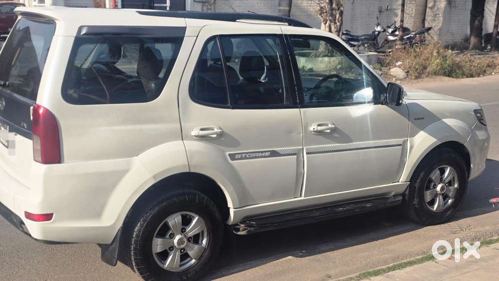 Tata Safari Storme, 2016, Diesel