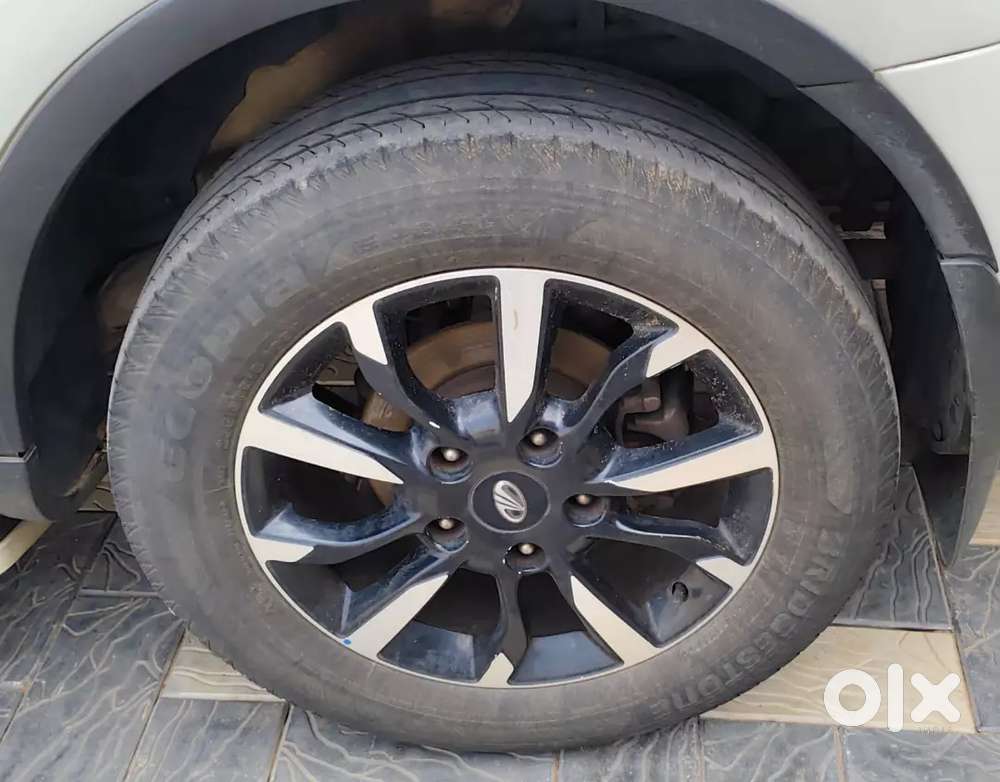 Mahindra Xuv500 2.2 W11 2019