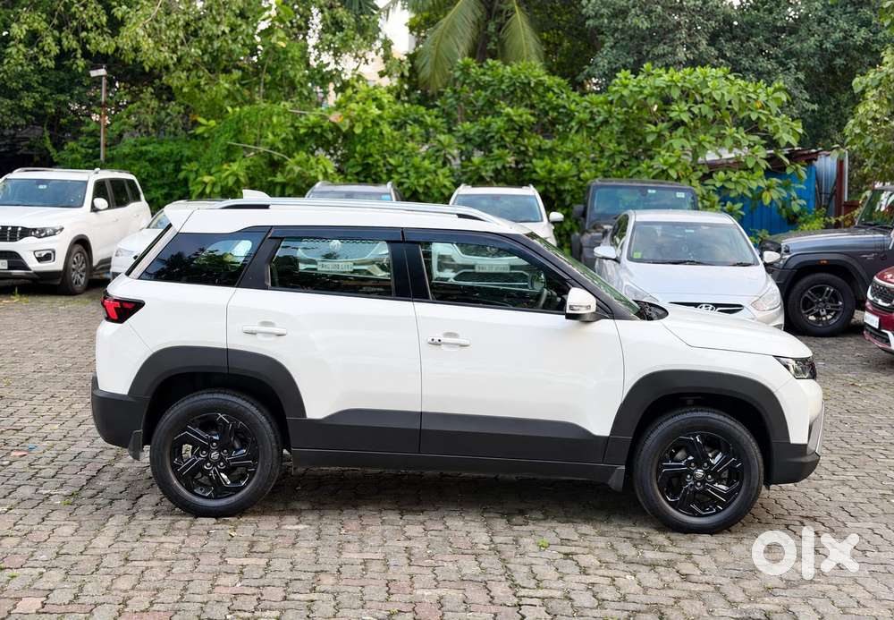 Maruti Suzuki Brezza 1.5 Zxi Smart Hybrid, 2023, Petrol