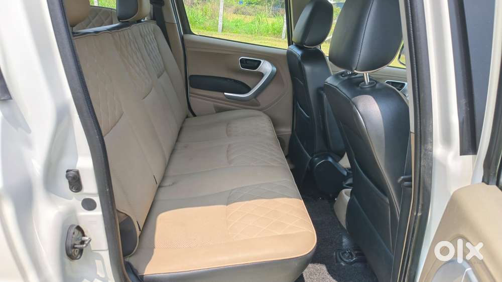 Mahindra Tuv 300 T10, 2018, Diesel