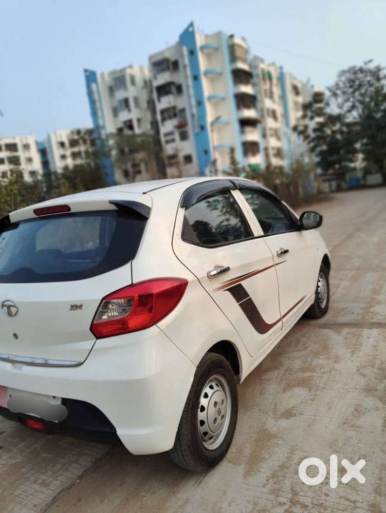 Tata Tiago 1.2 Revotron Xm, 2017, Petrol