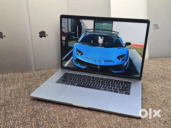 Apple Macbook Pro i7/16/512gb/5.5gb Graphics 15inch Retina Touchbar