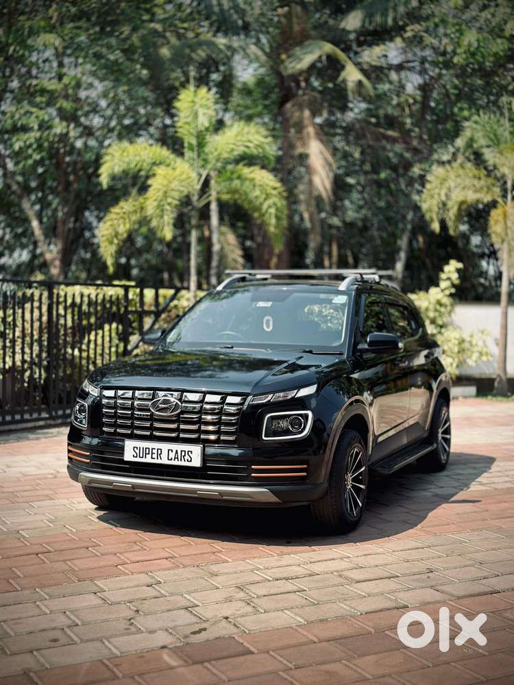 Hyundai Venue Sx Knight Edition  Mt, 2022, Petrol