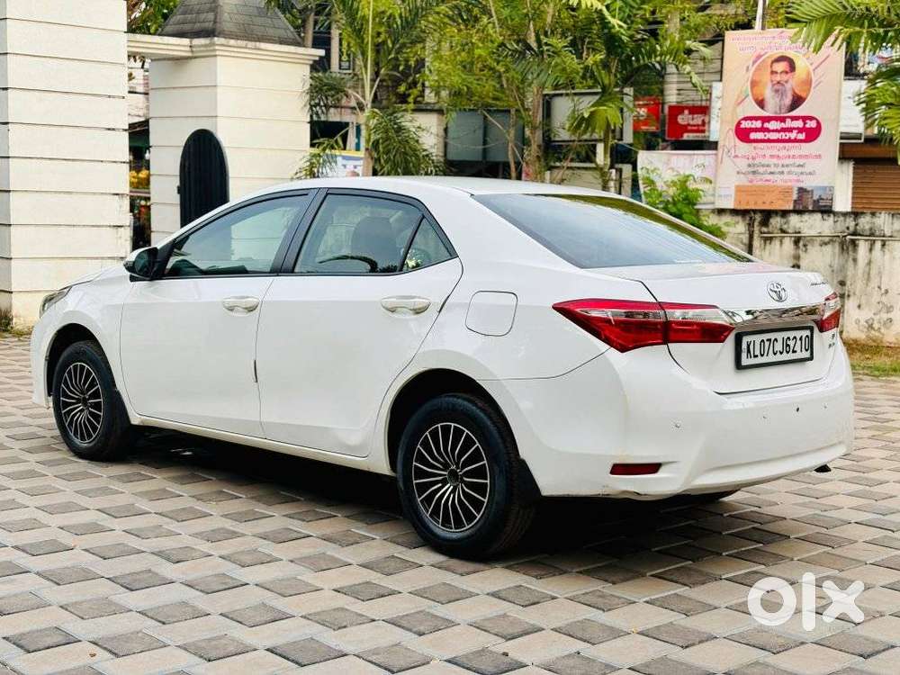 Toyota Corolla Altis 2013-2017 D-4d J, 2016