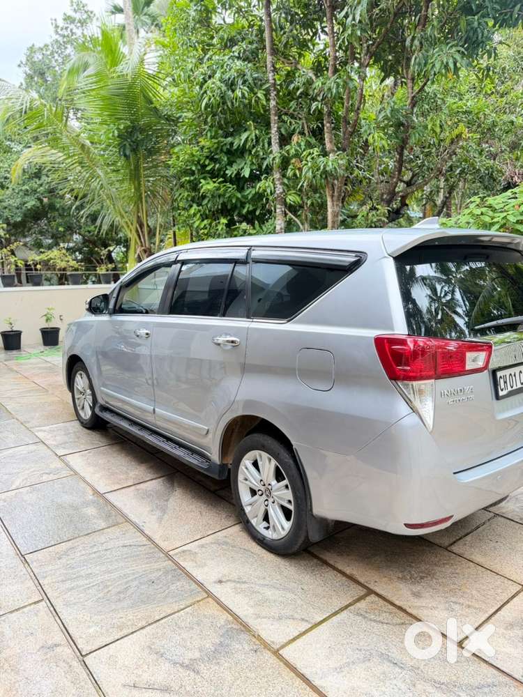 Toyota Innova Crysta 2.8z Automatic 2017