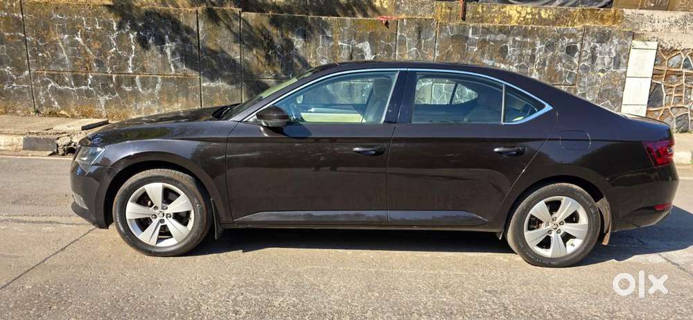 Skoda Superb Style 1.8 Tsi At, 2017, Petrol