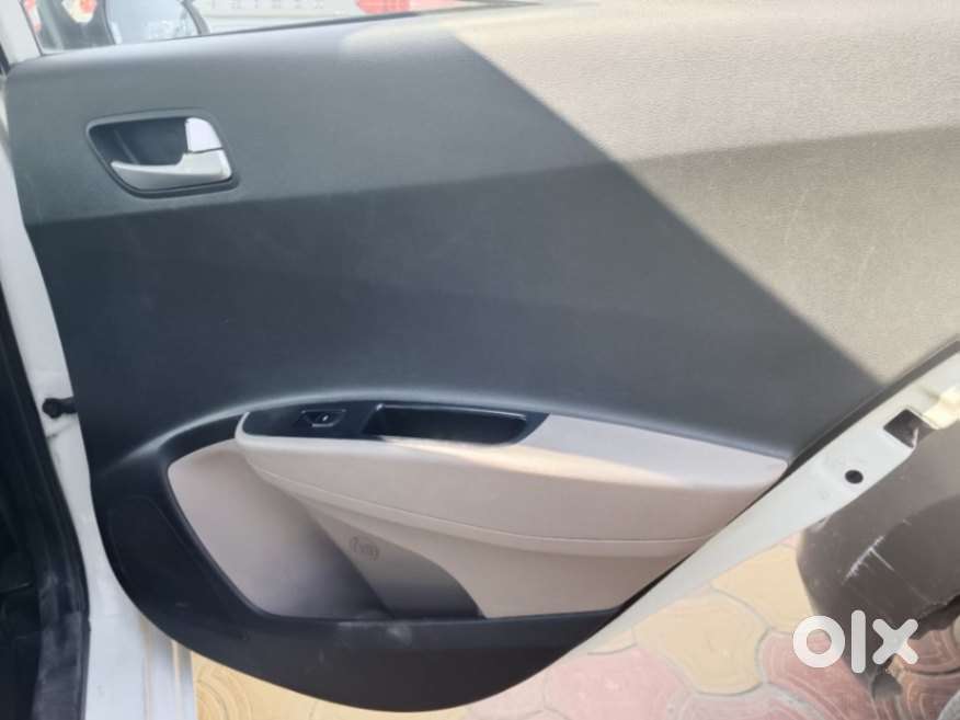 Hyundai I10 Asta At, 2015, Petrol