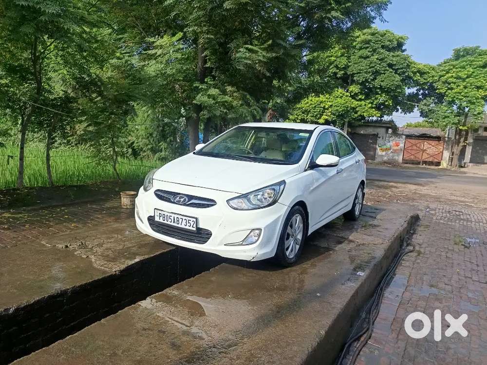 Hyundai Verna Crdi 2011