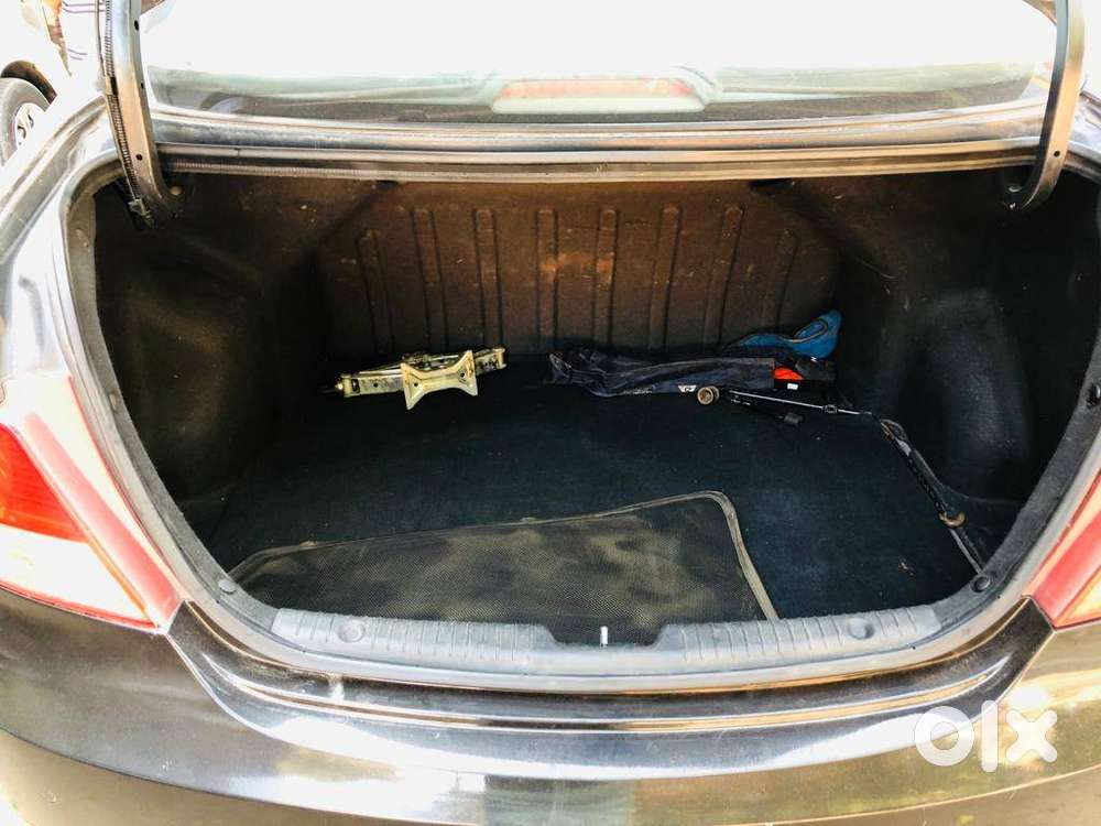 Immaculate Condition/ Fluidic Verna / Automatic Top Model