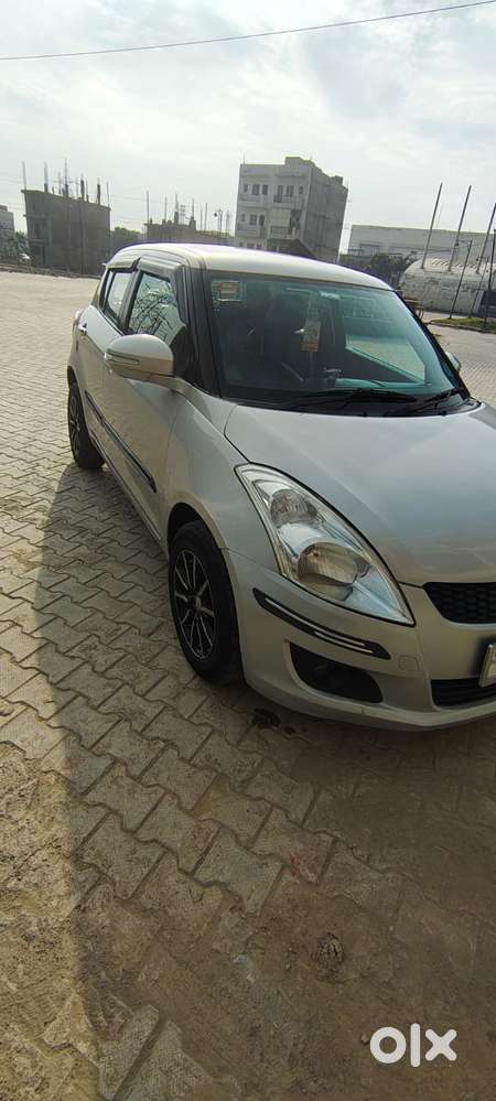 Maruti Suzuki Swift Vxi 1.2 Abs Bs-iv, 2011