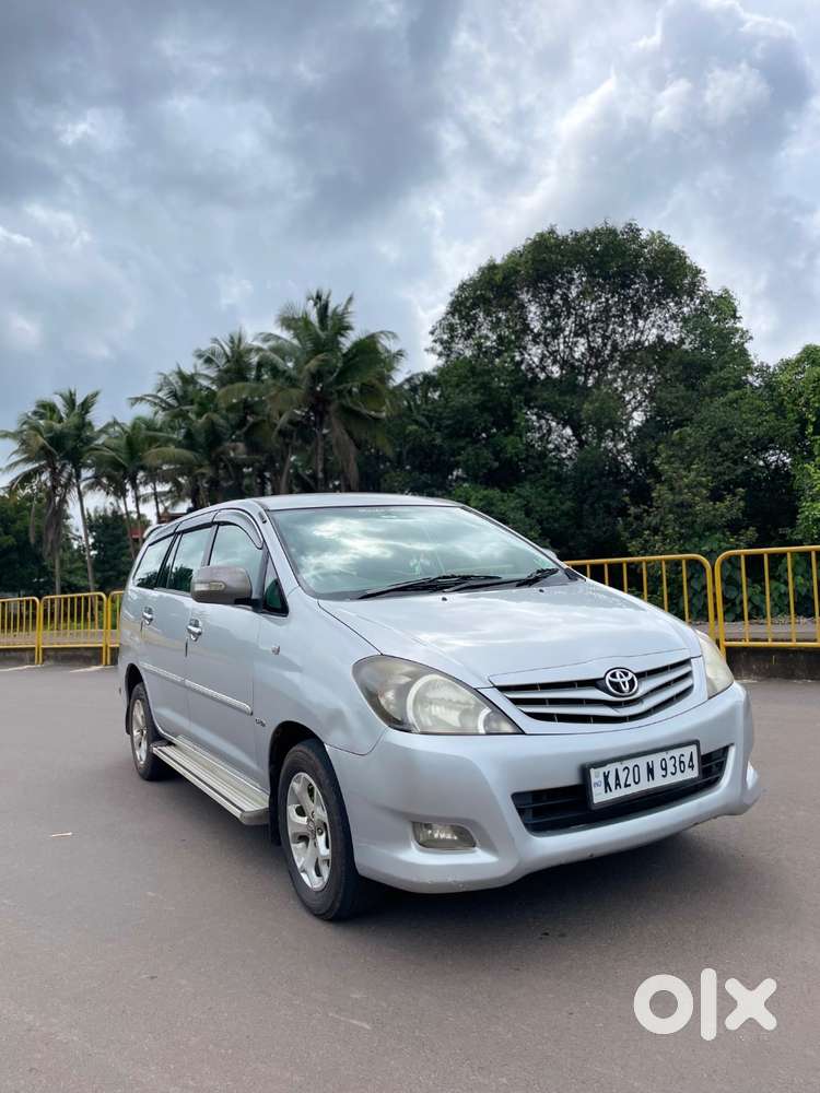 Toyota Innova G 2.5 2009 Model