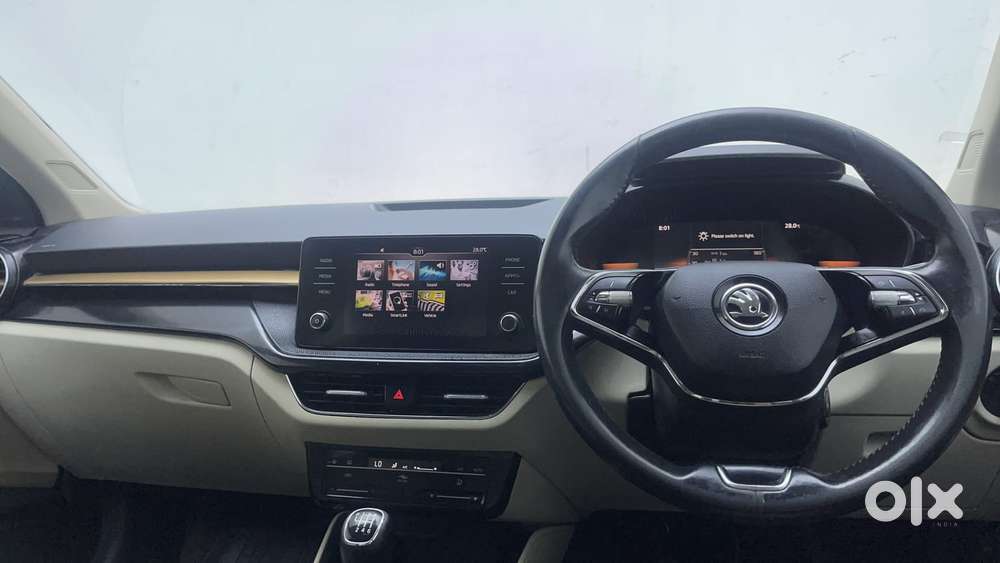 Skoda Slavia Style 1.0l Tsi Mt, 2023, Petrol