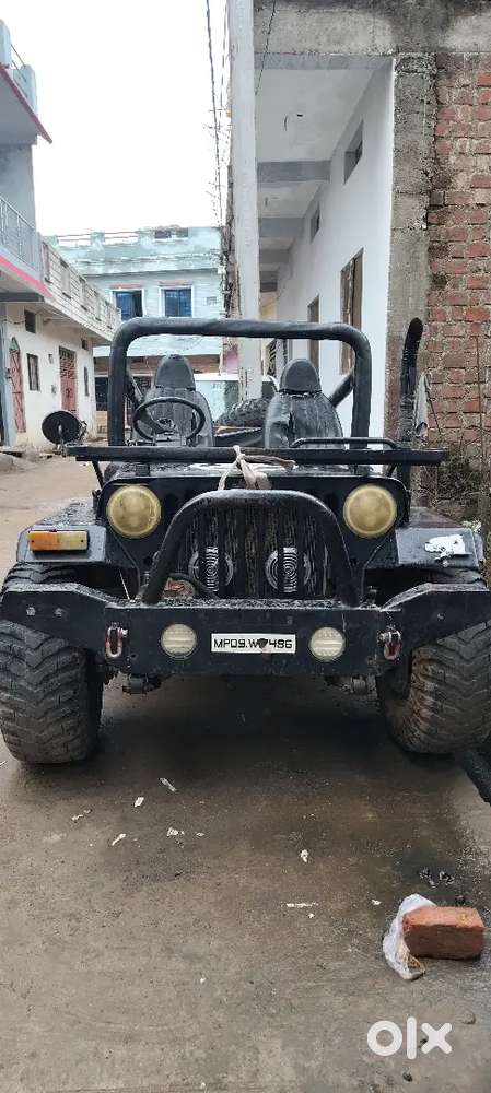 Mahindra Jeep Classic 1983