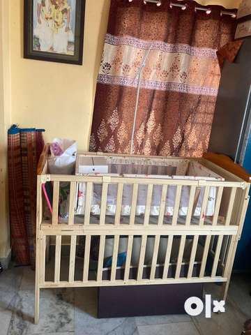 Baby crib shop for sale olx