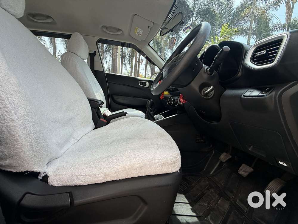Hyundai Venue 1.2 S (o), 2021, Petrol