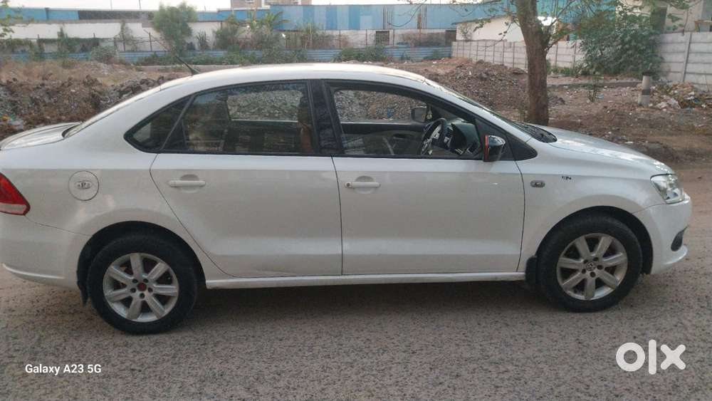 Volkswagen Vento 2010-2013 Petrol Highline, 2012, Petrol