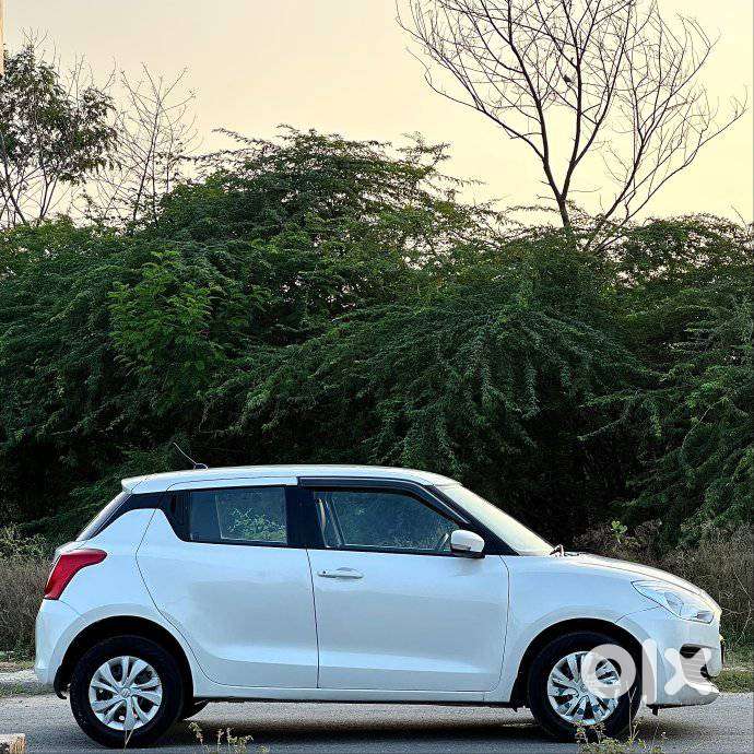 Maruti Suzuki Swift Vxi + Manual, 2024, Petrol
