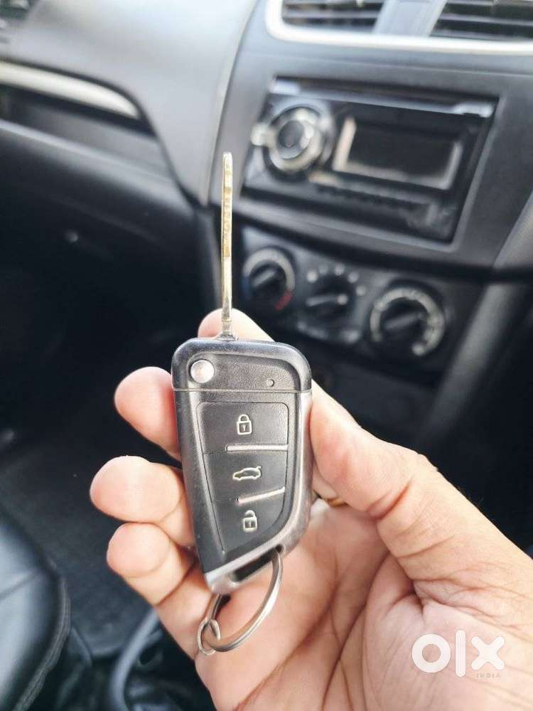 Maruti Suzuki Swift Lxi Optional-o, 2017, Petrol