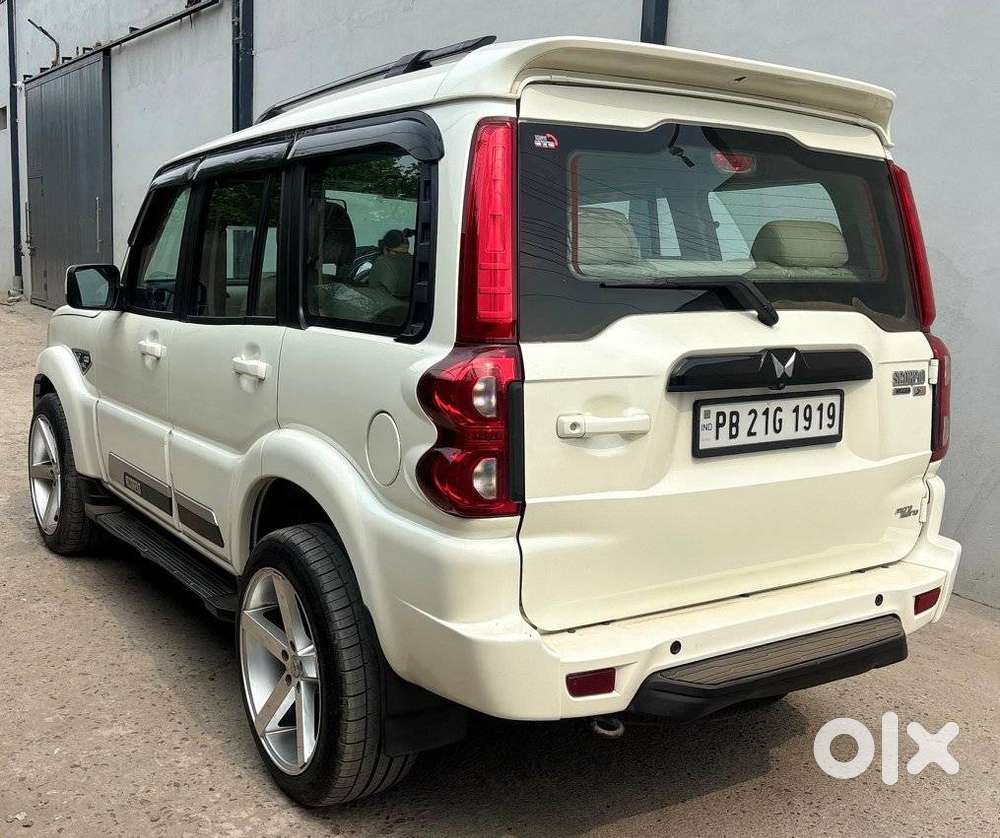 Mahindra Scorpio Classic, 2023, Diesel