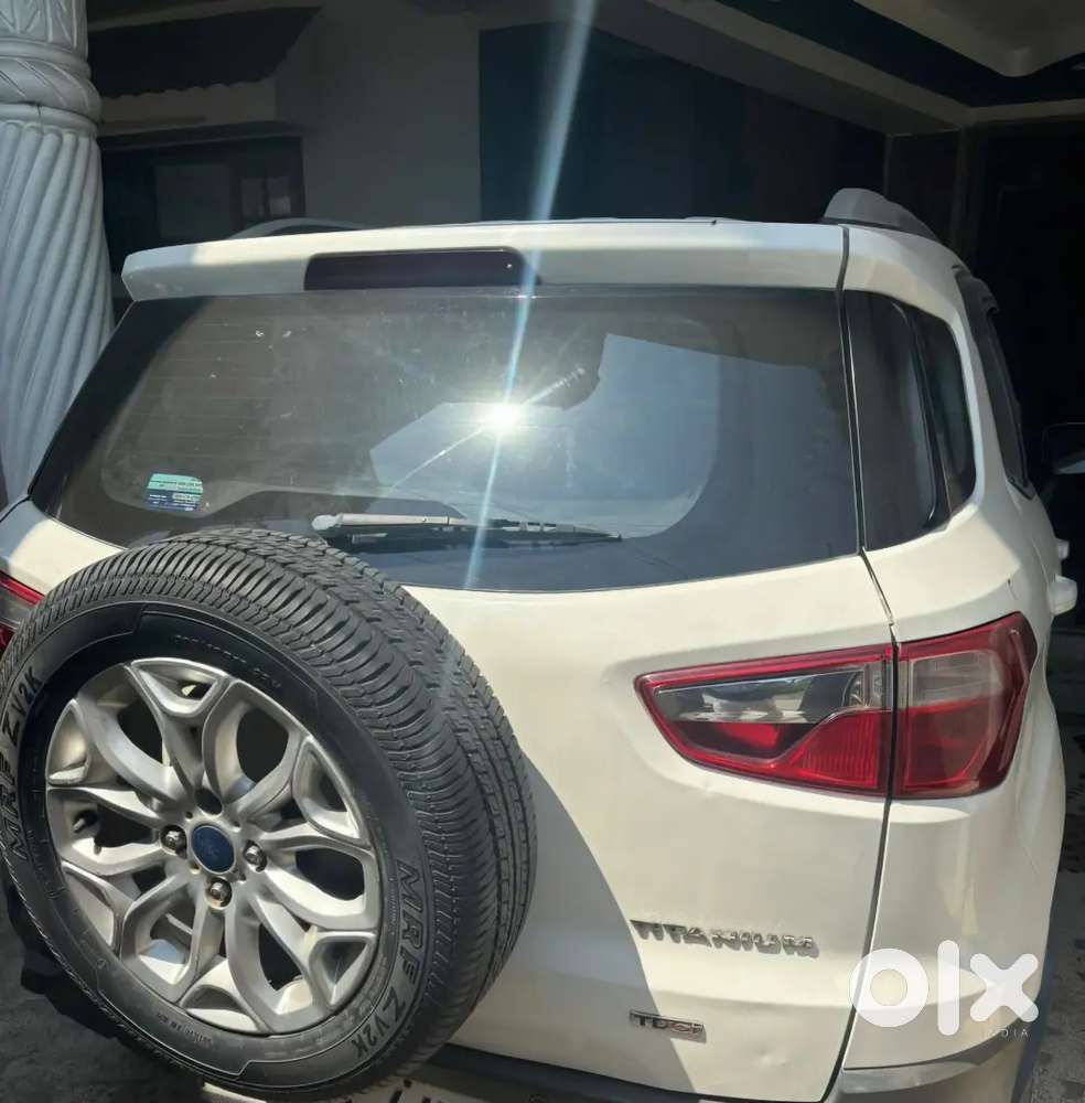 Eco Sports White With Black Roof
