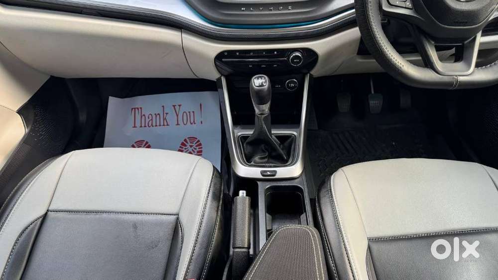 Tata Altroz Xz, 2025, Petrol