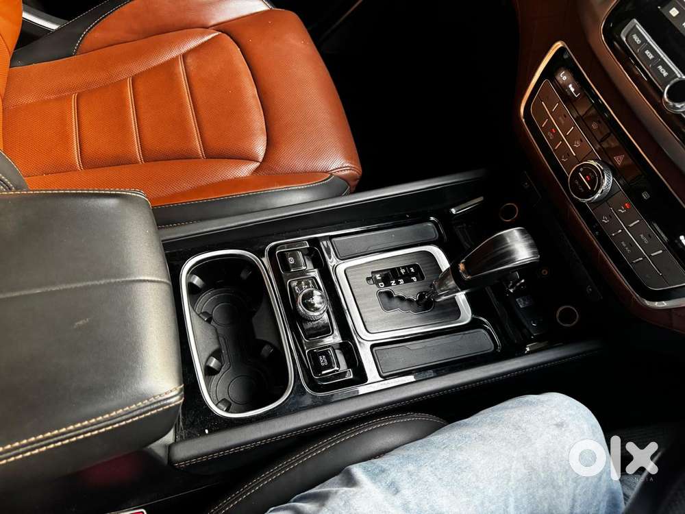 Mahindra Alturas G4 4wd At, 2019, Diesel