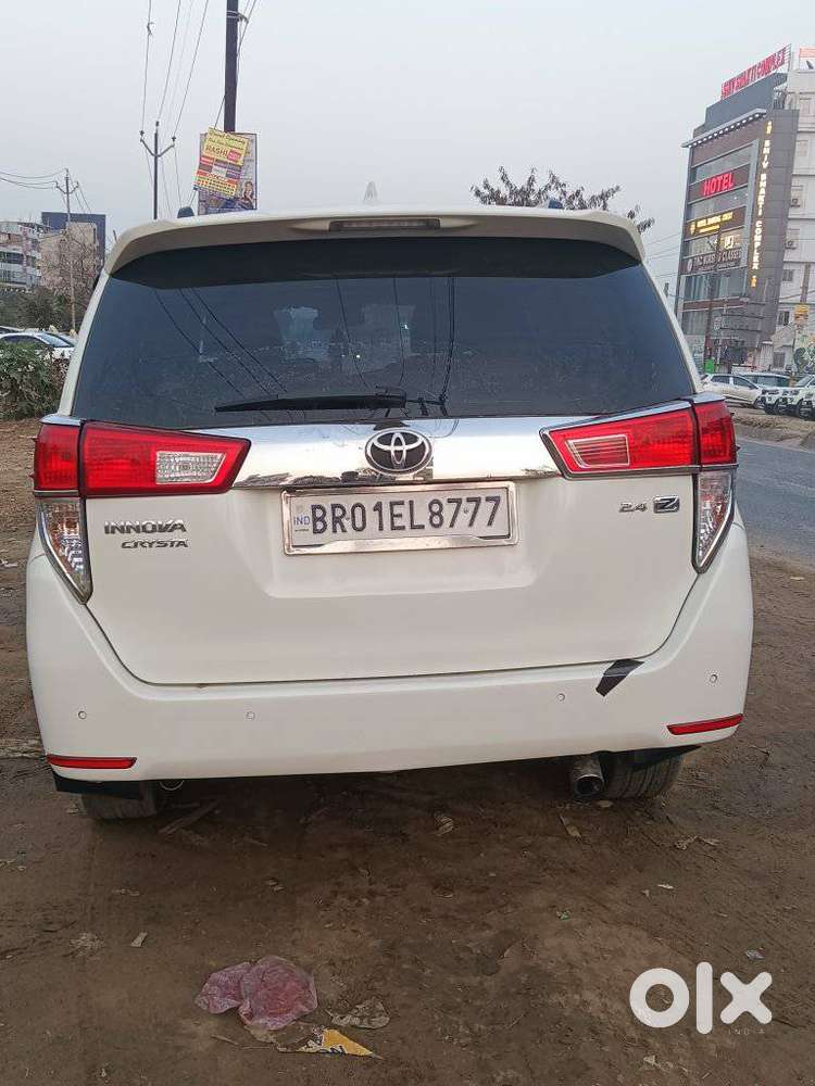 Toyota Innova Crysta 2.4 G Plus Mt 8 Str, 2020