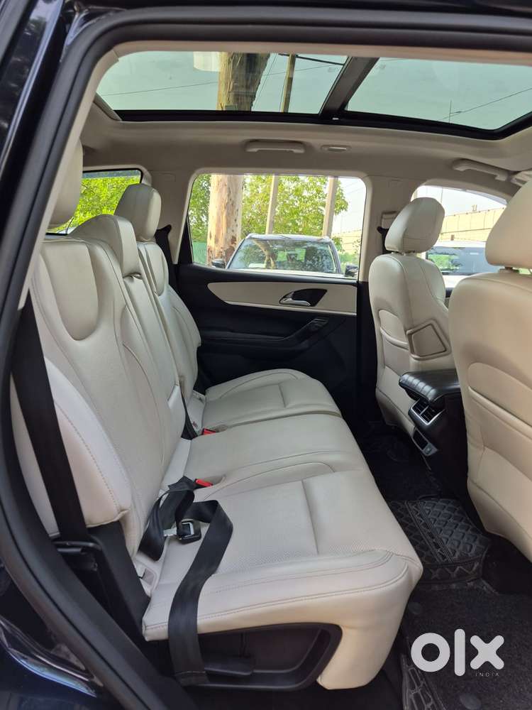 Mahindra Xuv700 2.2 Ax 7 Diesel At Str, 2023, Diesel