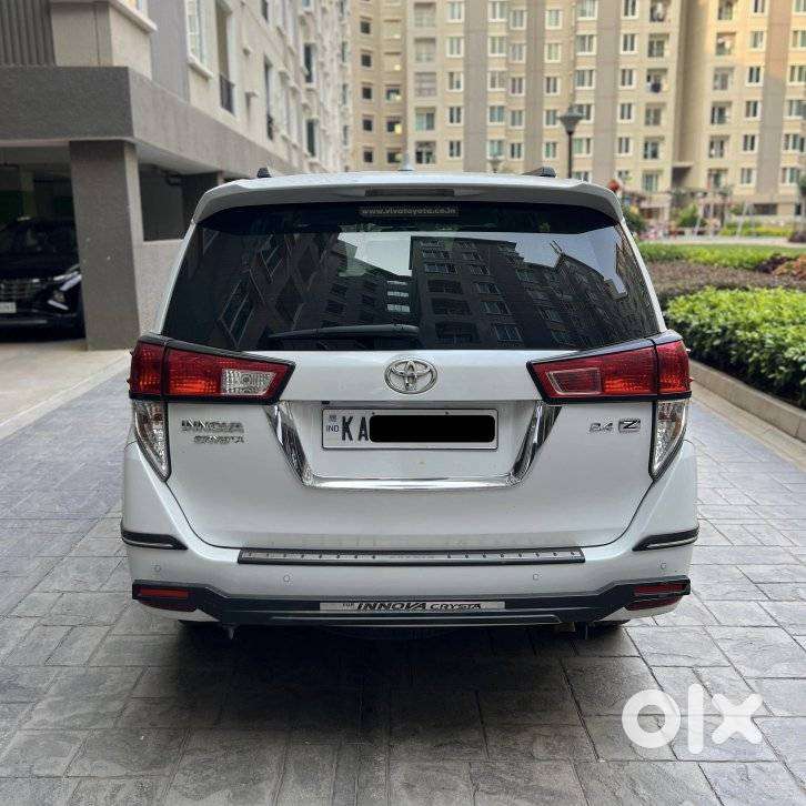 Toyota Innova Crysta