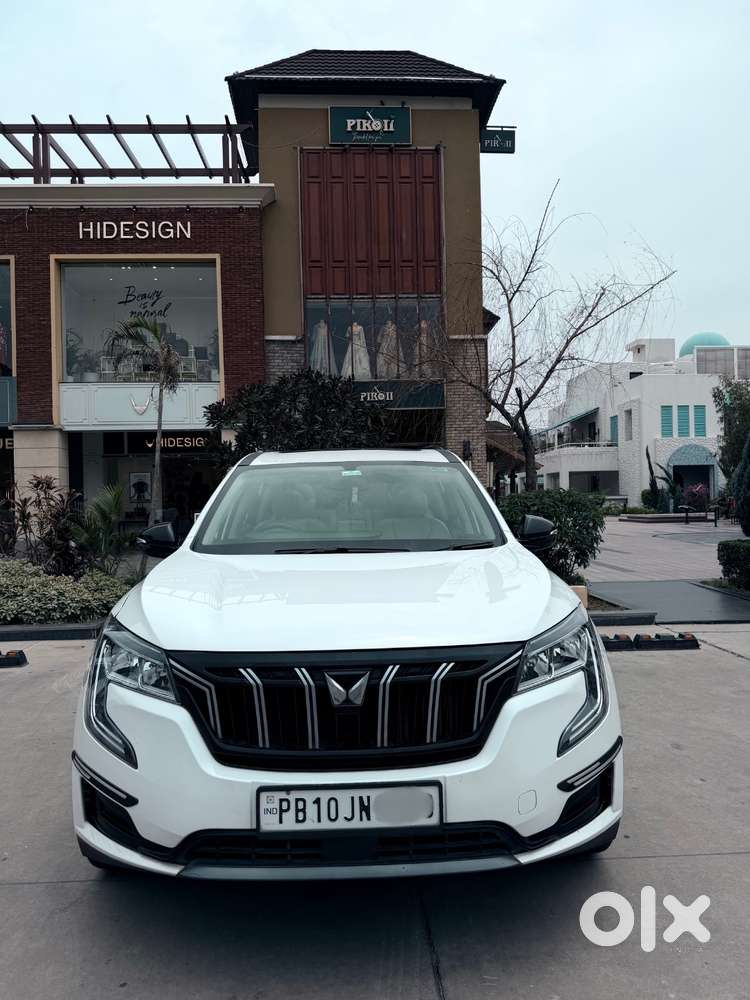 Mahindra Xuv700 2024 Petrol Well Maintained