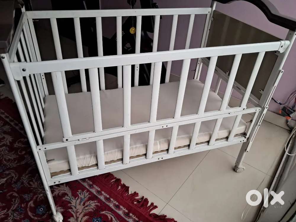 Kids cot for sale
