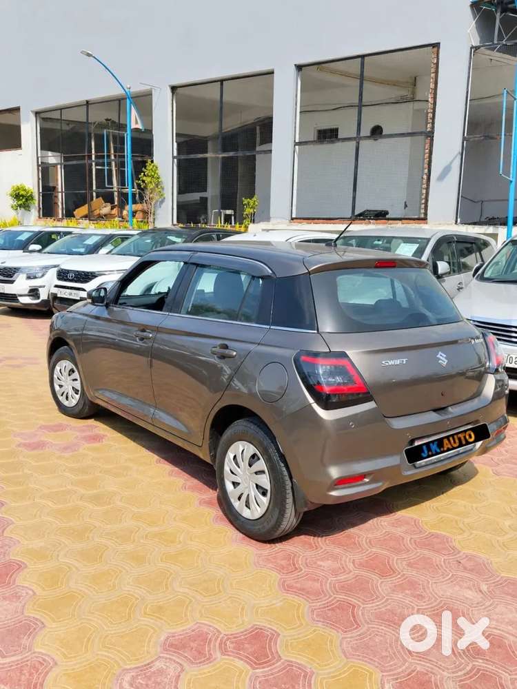 Maruti Suzuki Swift Vxi, 2024, Petrol
