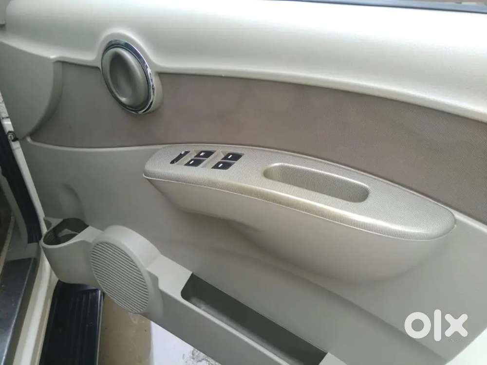 Mahindra Quanto 1.5 C8 2012